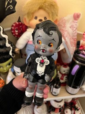 RETRO VINTAGE SQUEAK DOLL HALLOWEEN DRACULA BABY